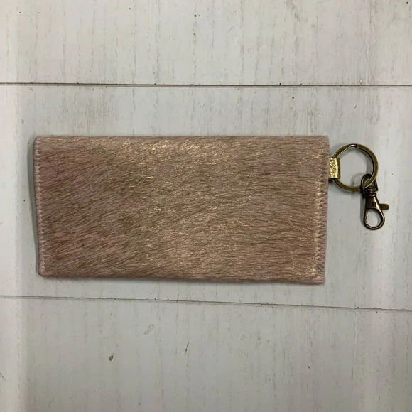 NWOT‎ Alex Carol Leather Cowhide Clutch with keychain Snap Closure - Picture 3 of 8